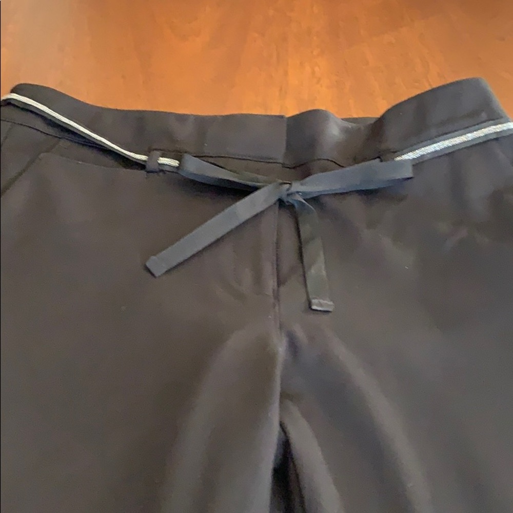 WHBM black crop pant